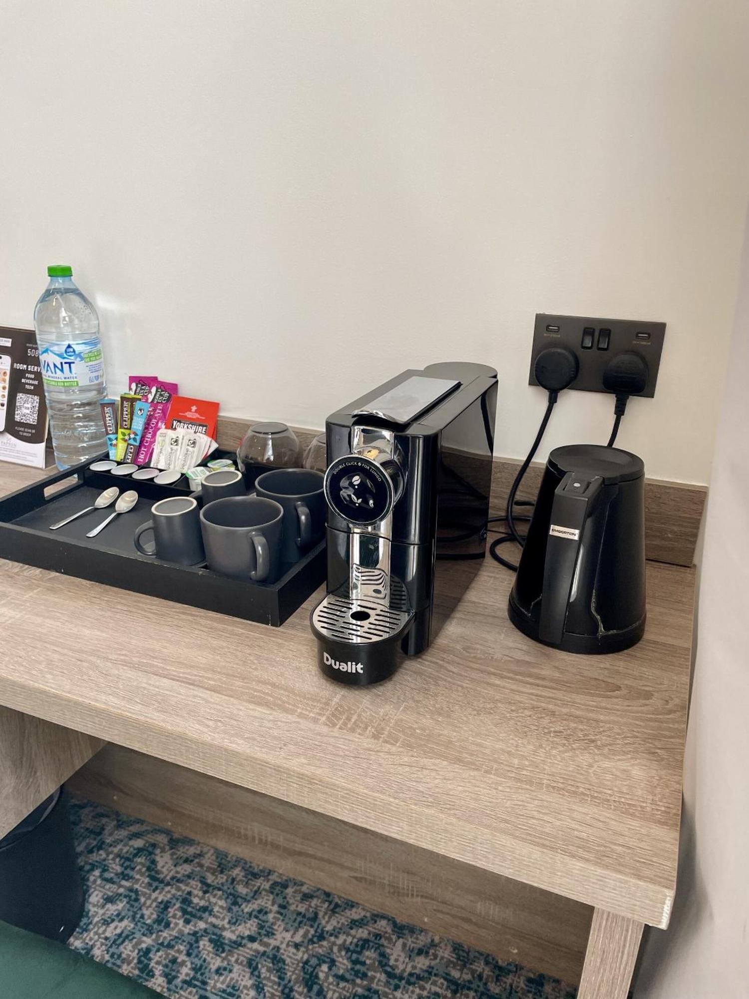 The Chapter Hotels - The J Hyde Park Λονδίνο Δωμάτιο φωτογραφία